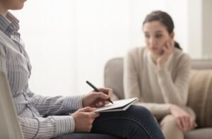 What Is the Role of the Therapist in Mental Health Treatment?